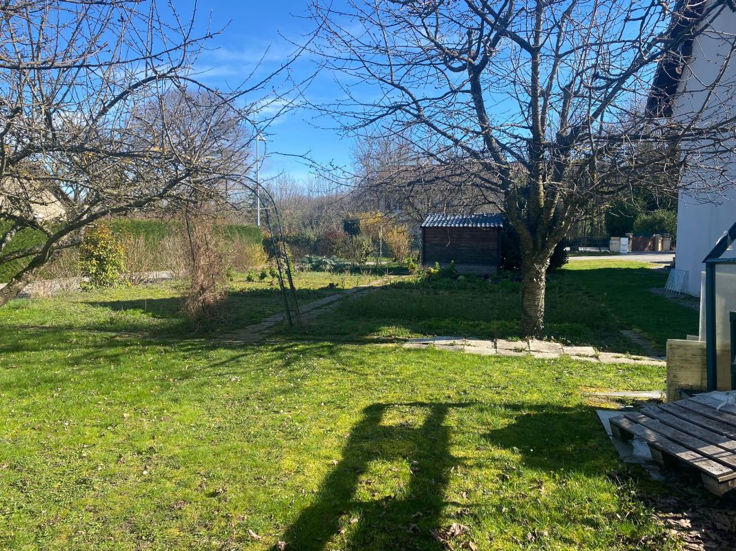 Terrain constructible de 600 m² sur la commune de Chilly 